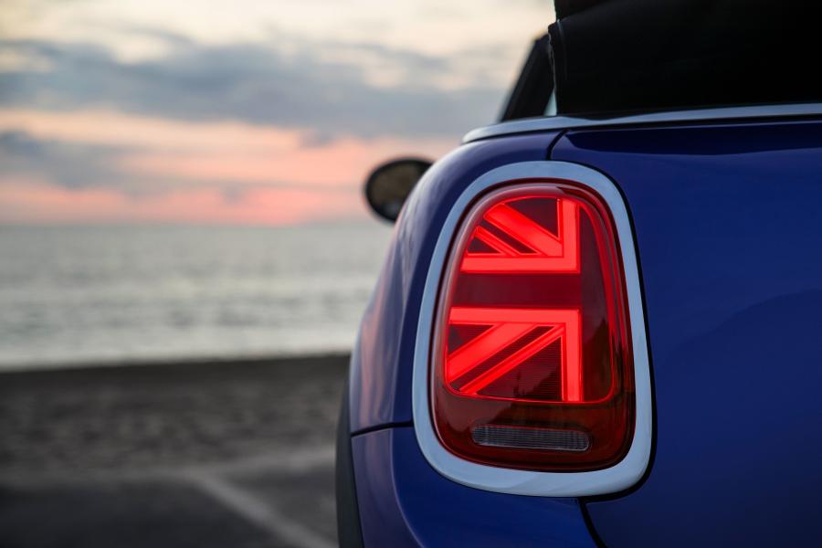 Детали экстерьера Mini Cooper S Cabrio (F57) 2018 года  (WW) (фото 186 из 222)